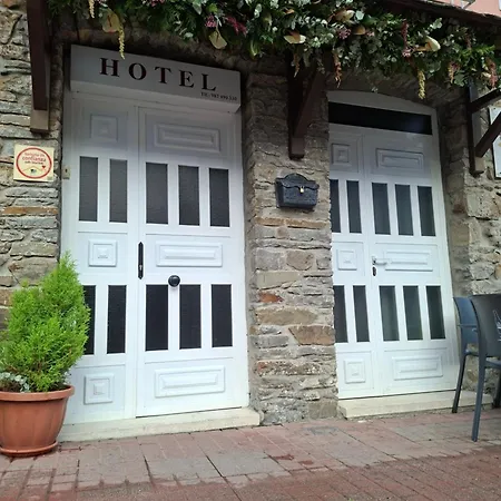 Apartahotel Portal De Leon 3*