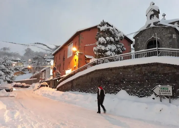 Apart-hotel Portal De Leon Caboalles de Abajo